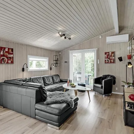 Holiday home 3 Bedroom Awesome In Oksbol (Syddanmark)