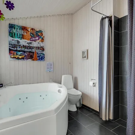 3 Bedroom Awesome In بيت للعطل *